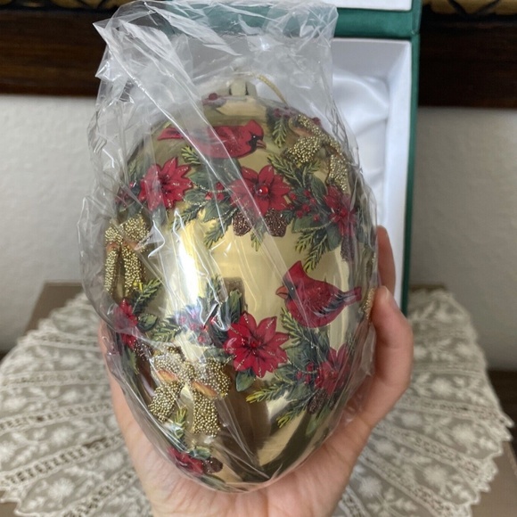 Joan Rivers Golden Cardinal Hand Painted Glass Egg Ornament - Picture 4 of 7